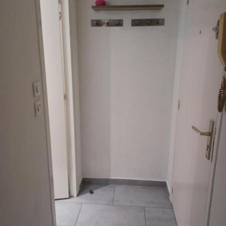 Studio A Mantes Luaran gambar