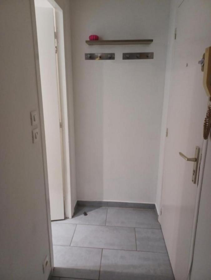 Studio A Mantes Luaran gambar