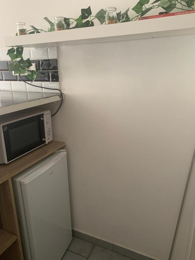 Studio A Mantes Luaran gambar
